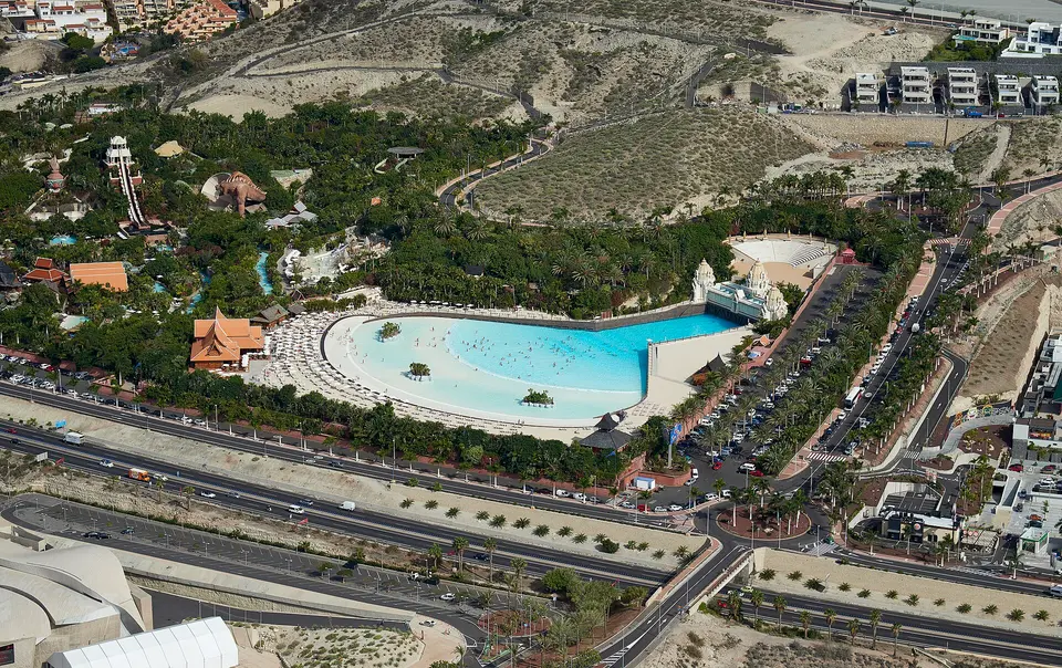 Siam Park ūdens atrakciju parks no putna lidojuma